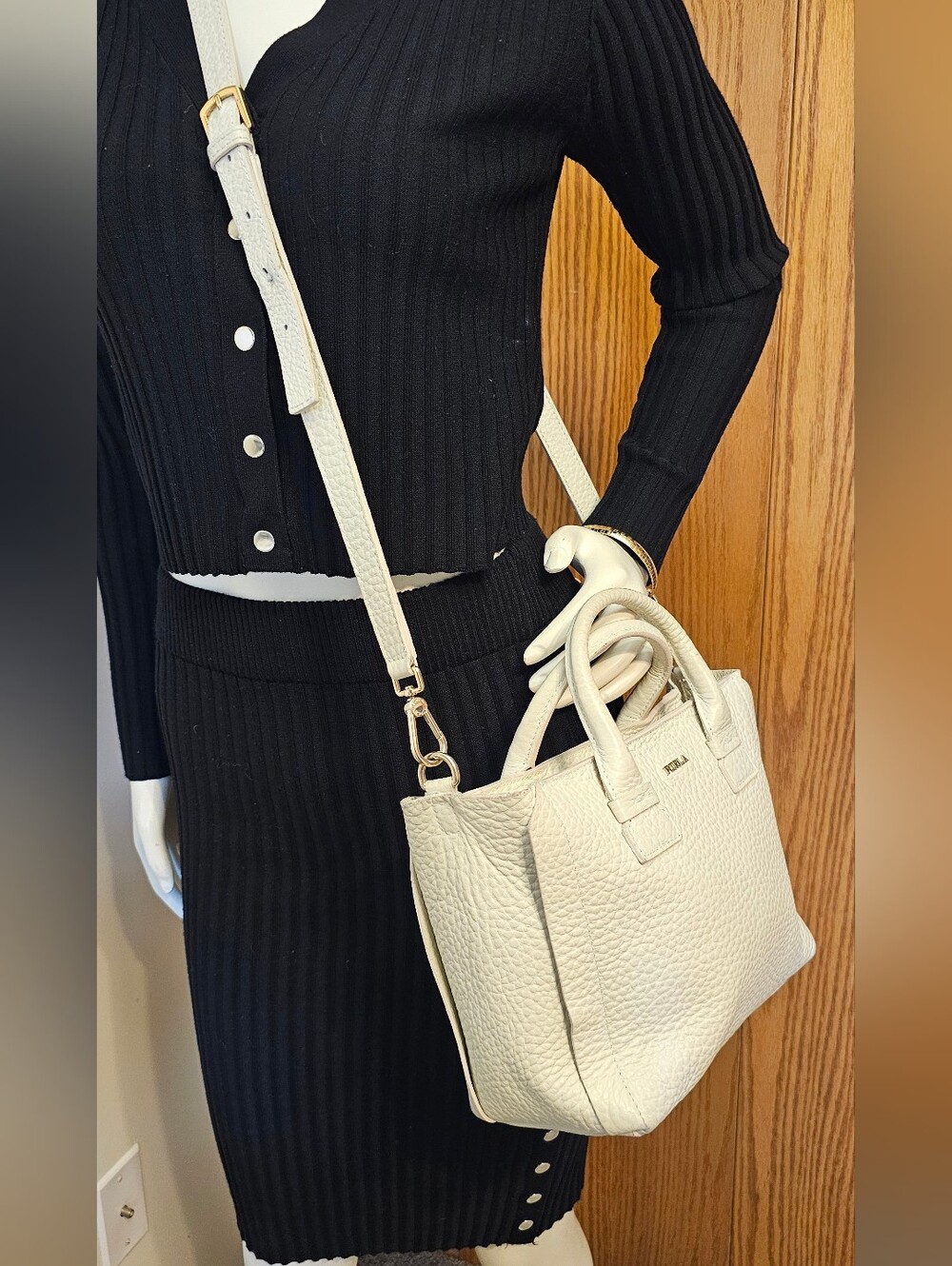 Furla Cream Color Leather Top-Handle Tote with Detachable Strap And Dustbag. - Picture 3 of 11